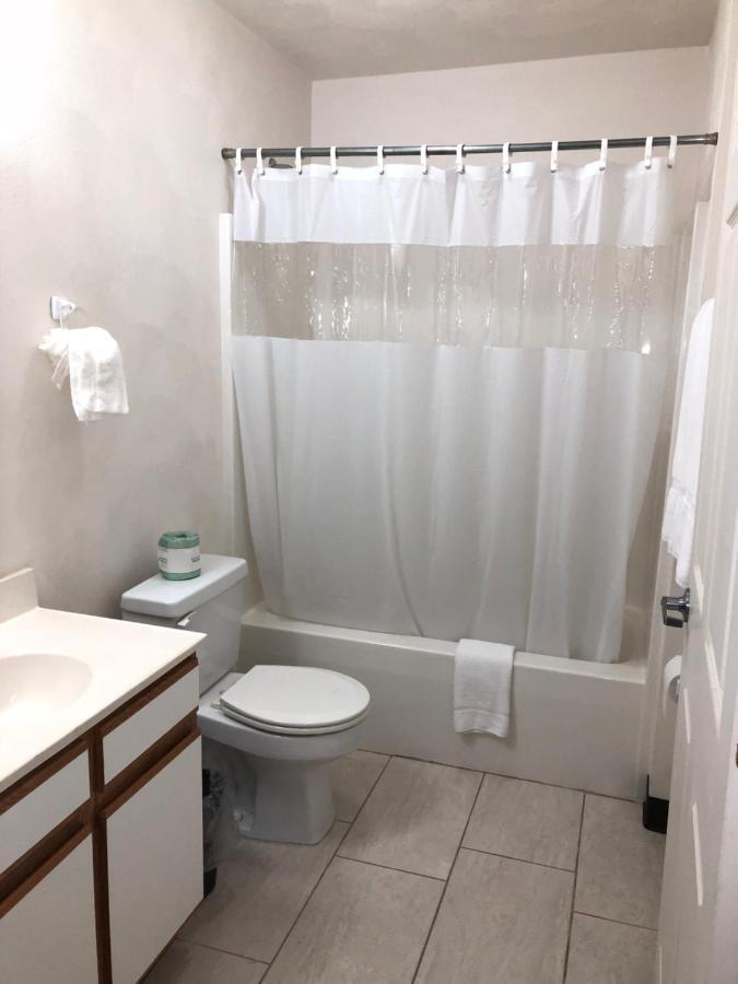 Affordable Suites Бёрлингтон Экстерьер фото