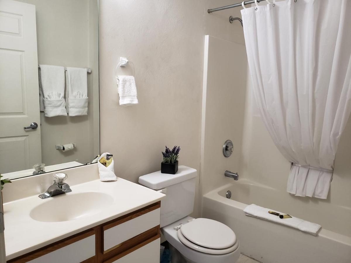 Affordable Suites Бёрлингтон Экстерьер фото